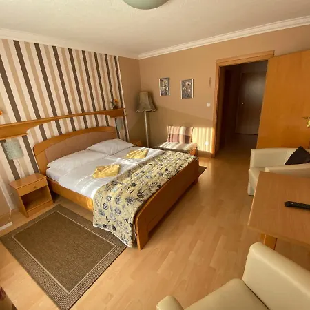 Lux 3*