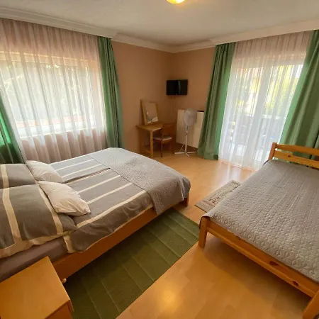 Lux ゲストハウス