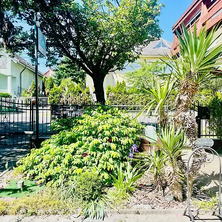 Lux Guest house